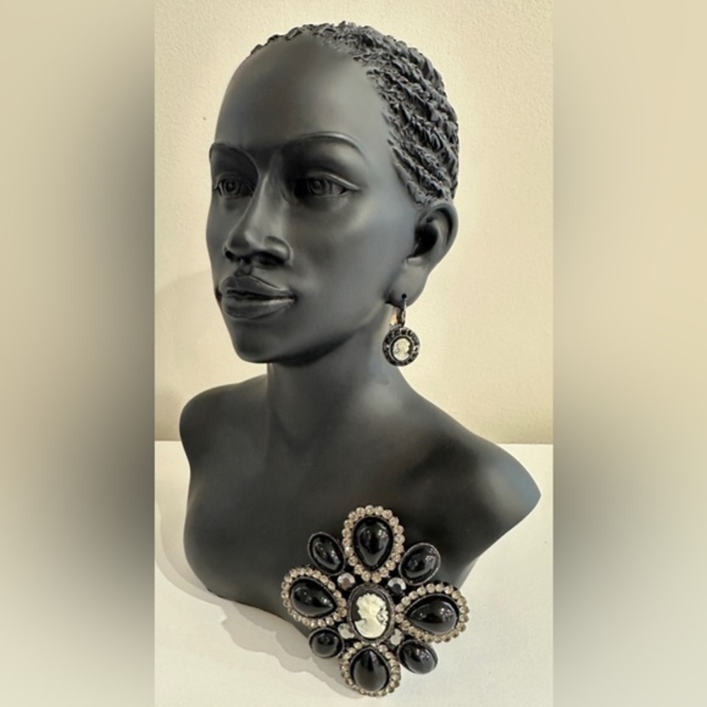 Vintage Black Cameo Brooch and Earring Set – Perfect Condition